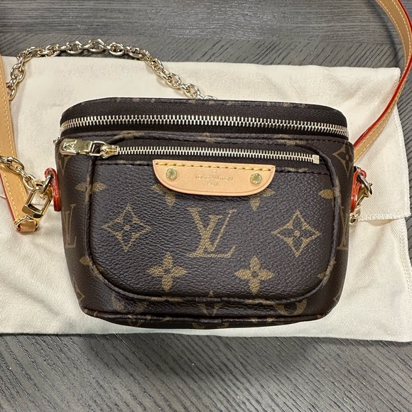 Louis Vuitton Mini Bumbag new - Picture 1 of 3